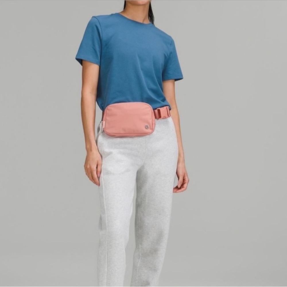 Lululemon Pink Pastel Everywhere Belt Bag 1L - SOLD OUT ON WEBSITE - Picture 11 of 14